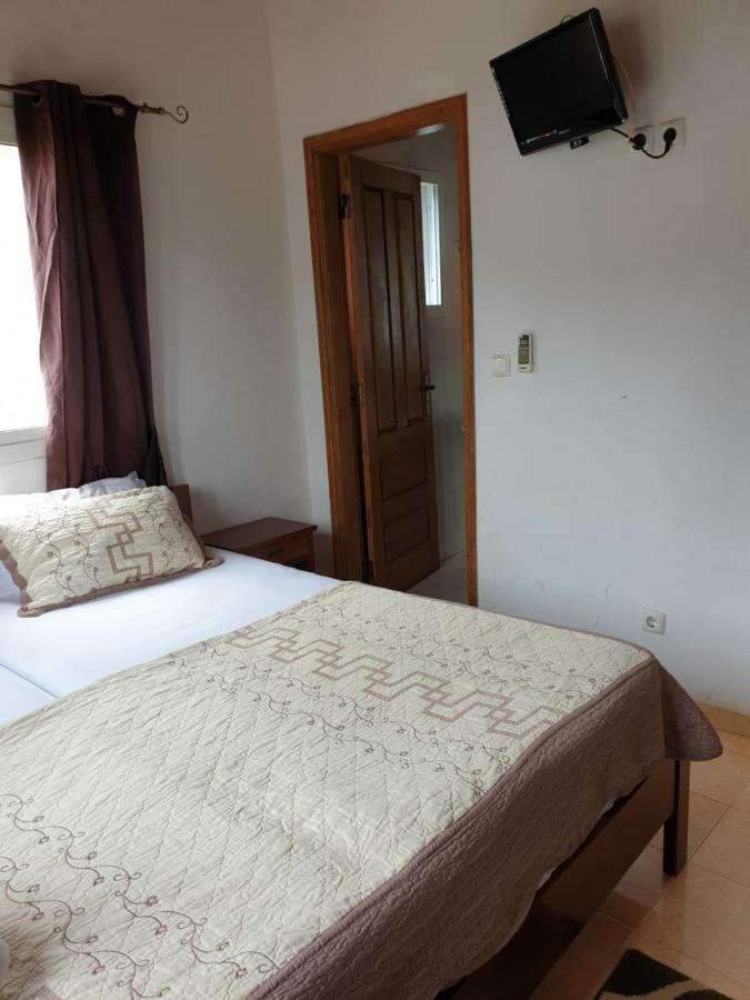Residencial Mira Rio Hotell Santo António Exteriör bild